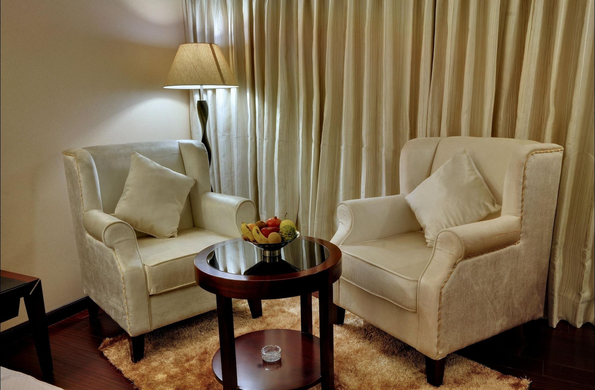 Hotel The Fern Residency Rajkot Esterno foto