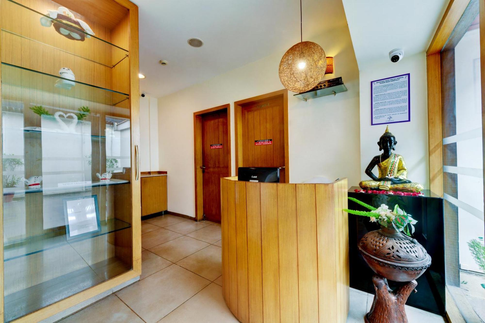 Hotel The Fern Residency Rajkot Esterno foto