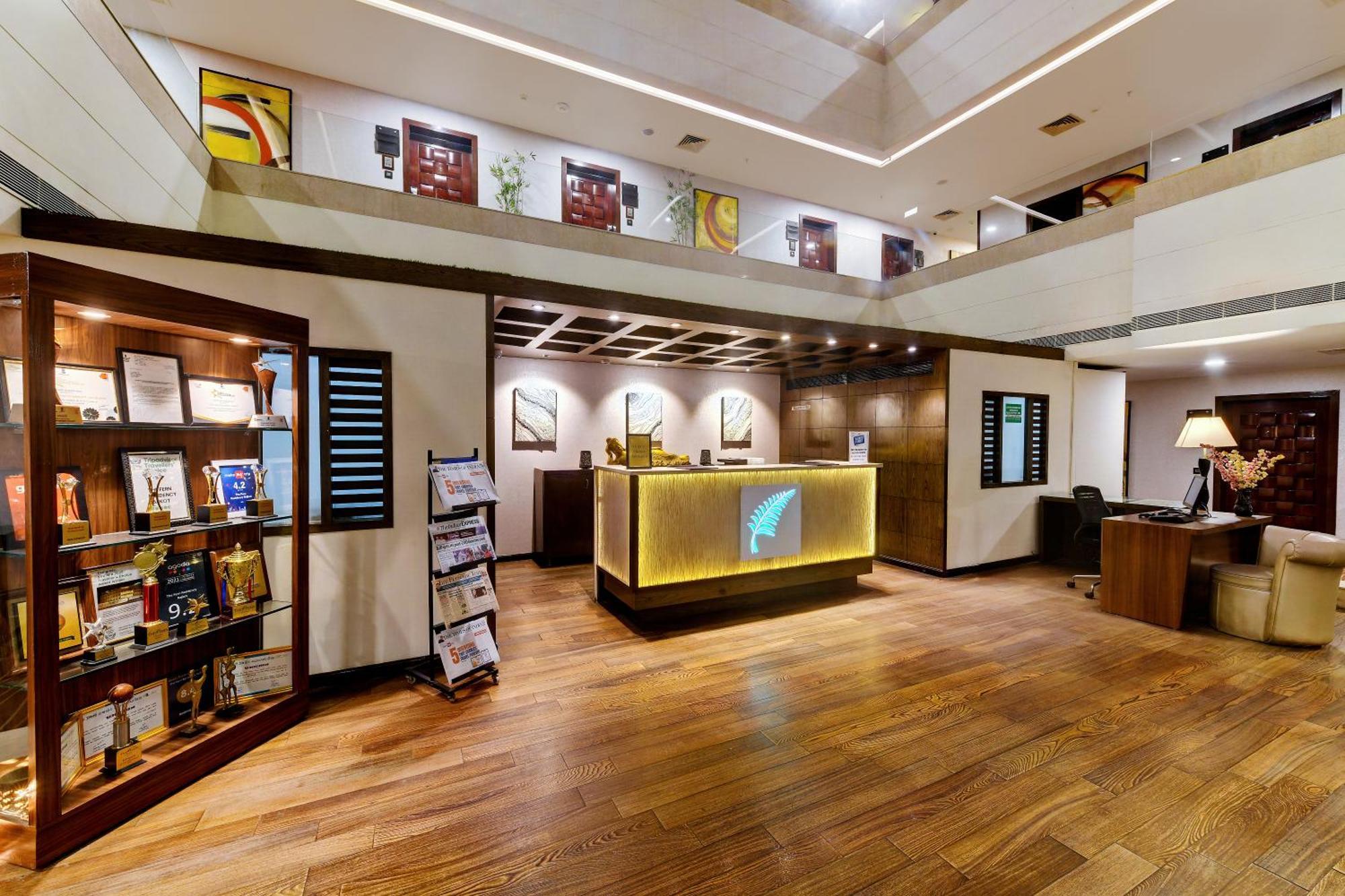 Hotel The Fern Residency Rajkot Esterno foto